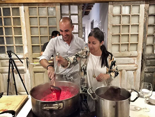 Đầu bếp nổi tiếng thế giới nấu phở chọc trời tại Vinpearl Luxury Landmark 81