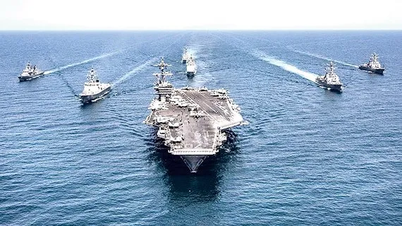 Tàu sân bay USS Abraham Lincoln của Mỹ hoạt động ở Trung Đông. Ảnh: Reuters