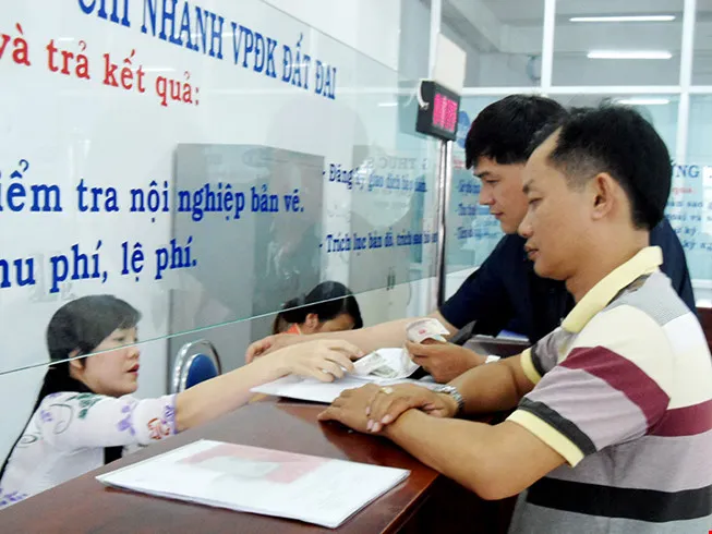 Thủ tục phải “chạy”, không thì… chờ