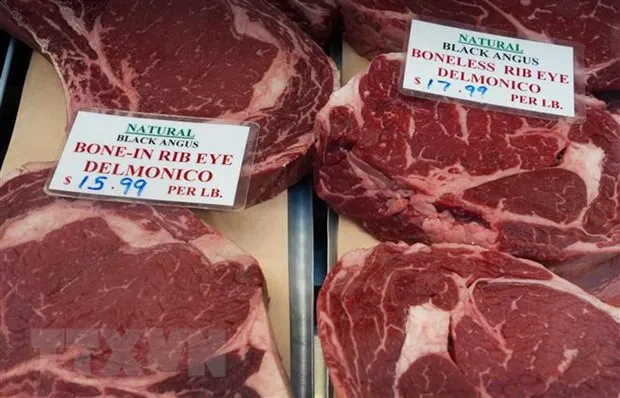 Thịt bò được bày bán tại một chợ ở Washington, DC, Mỹ. (Nguồn: AFP/TTXVN)