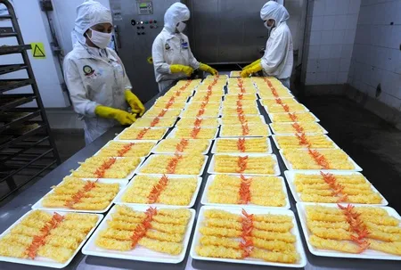 Tôm tẩm bột Việt hưởng lợi nhờ thương chiến Mỹ - Trung