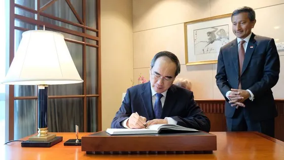 Bí thư Thành ủy TPHCM Nguyễn Thiện Nhân tìm hiểu kinh nghiệm starup từ Singapore ảnh 4