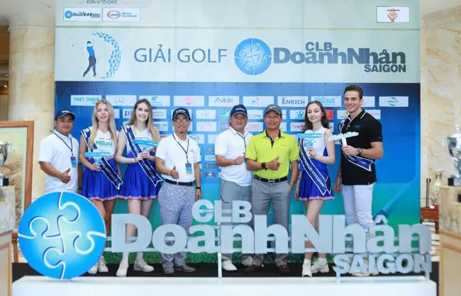 300 doanh nhân tham dự giải golf chào mừng Ngày Doanh nhân Việt Nam