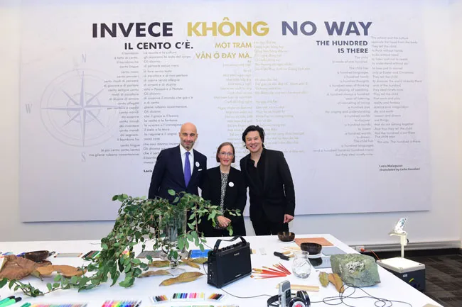 Ông Dante Brandi, Tổng lãnh sự Italia, Tiến sĩ Claudia Giudici Chủ tịch Reggio Children và ông Thanh Bùi nhà sáng lập Embassy Education