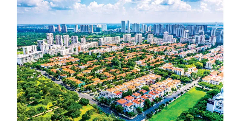 Một góc TPHCM. Ảnh: HOÀNG HÙNG