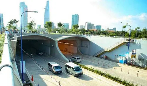 Cấm xe lưu thông qua hầm sông Sài Gòn trong 2 ngày