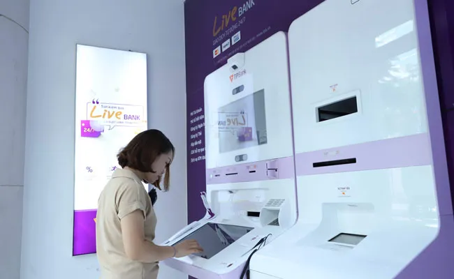 TPBank dẫn đầu ngân hàng số 24/7 Livebank