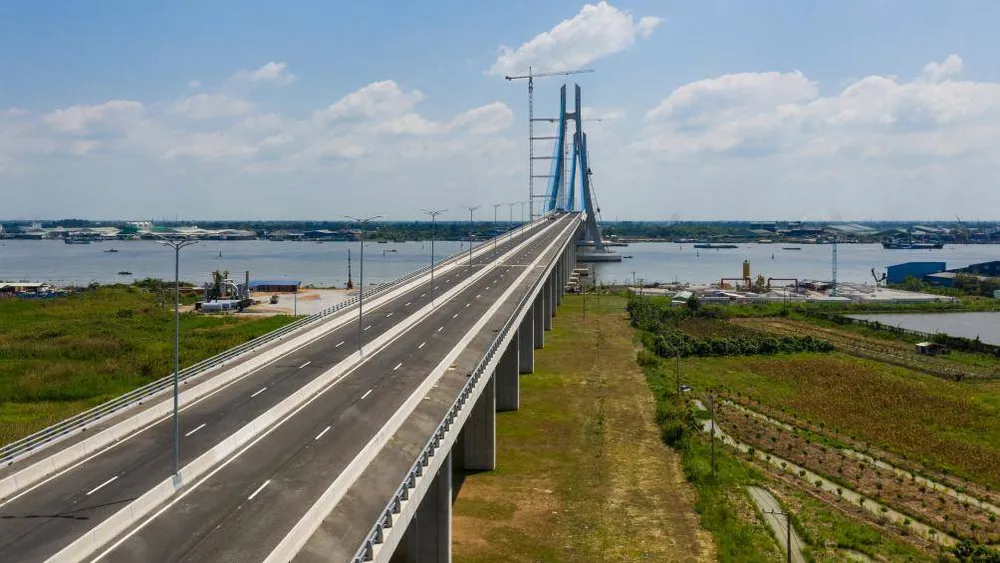 Xử lý vi phạm lấn chiếm đường dẫn cầu Vàm Cống