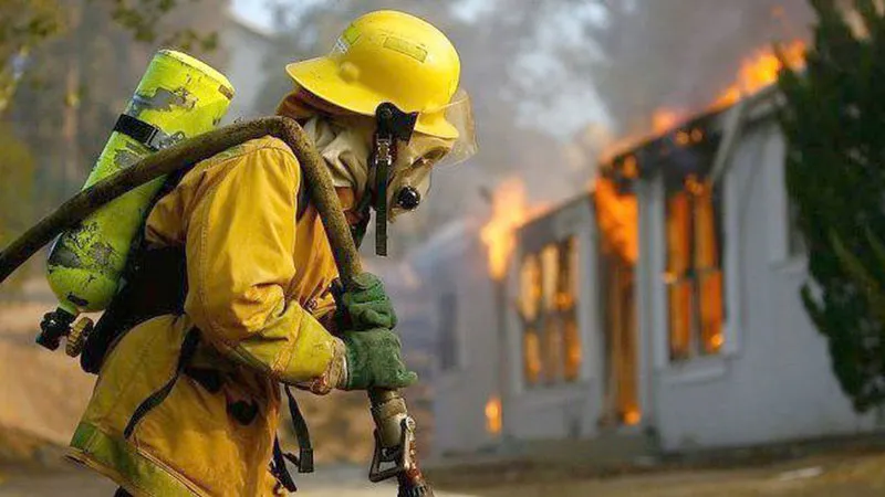 Australia đền bù cho các tình nguyện viên cứu hỏa