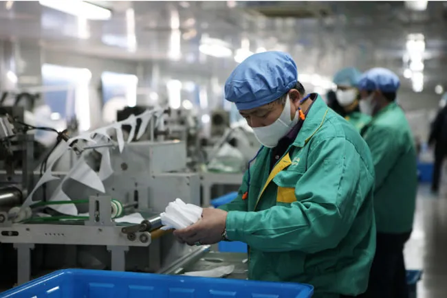  Sản xuất khẩu trang tại Thượng Hải (Trung Quốc)