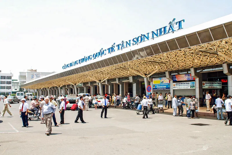 Sân bay Tân Sơn Nhất vào mùa dịch giảm mạnh khách đến và đi.
