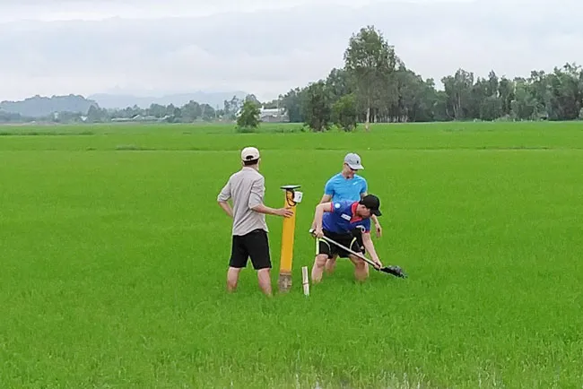 Sinh viên ĐH Trà Vinh - Ứng dụng công nghệ vào sản xuất nông nghiệp ảnh 1