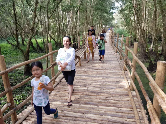 “Dù bão giông - hoa hồng vẫn nở” ảnh 3