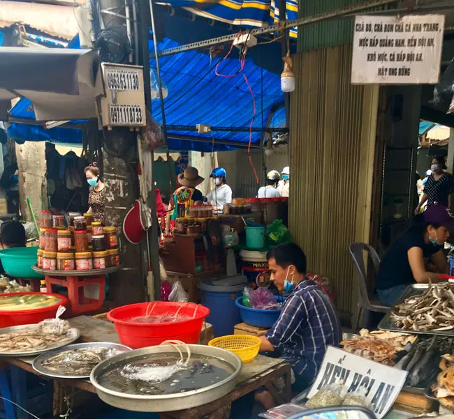 Những hình ảnh toàn dân phòng chống dịch tại Hà Nội và TPHCM ảnh 21