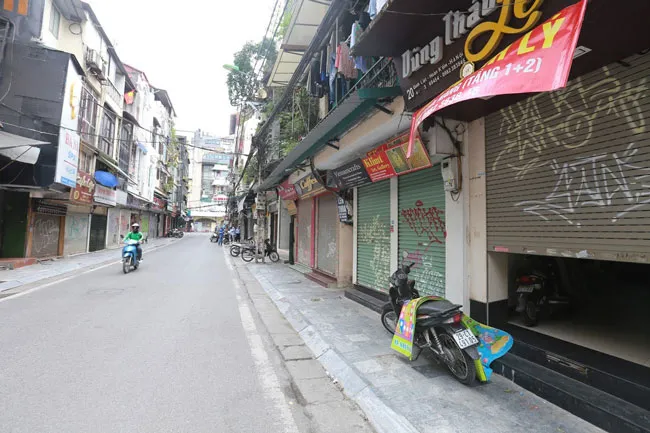 Những hình ảnh toàn dân phòng chống dịch tại Hà Nội và TPHCM ảnh 5