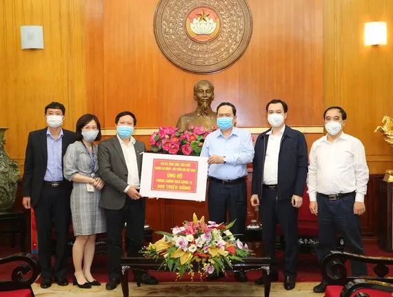 Chung tay chống dịch Covid - 19 ảnh 4