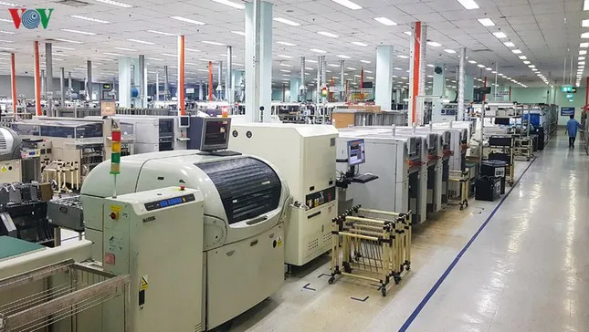 Nhiều doanh nghiệp gặp khó khăn khi phải buộc dừng sản xuất do dịch Covid-19.