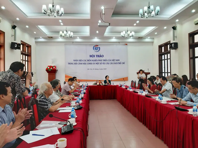 Thể chế là động lực dài hạn của tăng trưởng ảnh 1