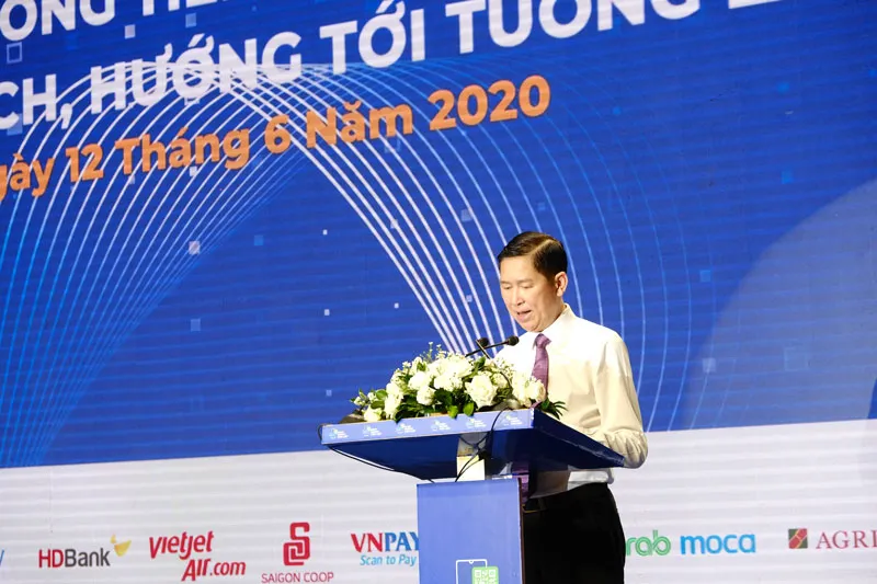 Phó Chủ tịch UBND TPHCM Trần Vĩnh Tuyến phát biểu tại Hội thảo “Xã hội không tiền mặt: Triển khai chính sách, hướng tới tương lai”.