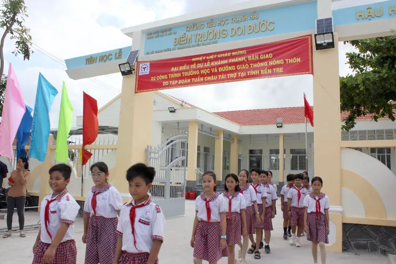 Khánh thành 2 trường học và đường giao thông tại Bến Tre ảnh 1