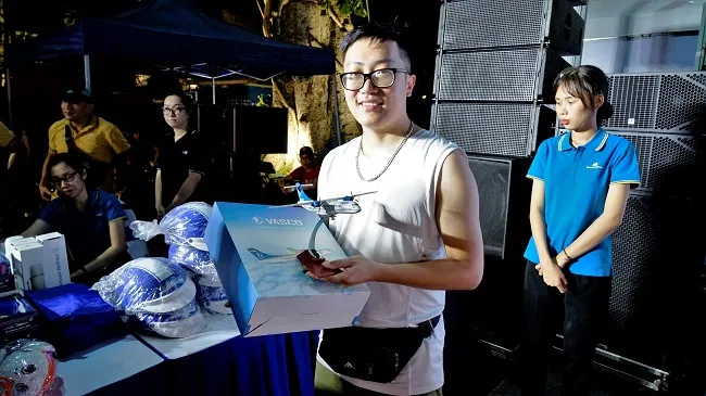 Hàng nghìn người dân Hà Nội tham dự Vietnam Airlines Festa tháng 6 ảnh 2