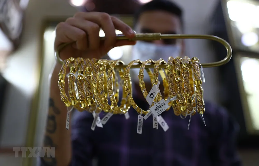 Vàng trang sức được bày bán tại tiệm kim hoàn ở Cairo, Ai Cập. (Ảnh: THX/TTXVN)