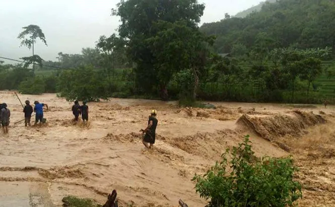 Ứng phó mưa lũ và động đất