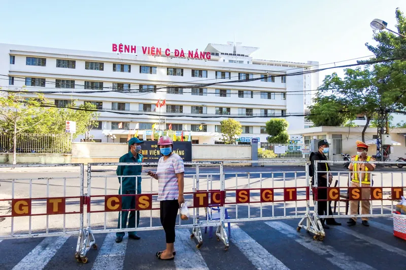 Một phút lơ là thổi bay thành quả chống dịch ảnh 2