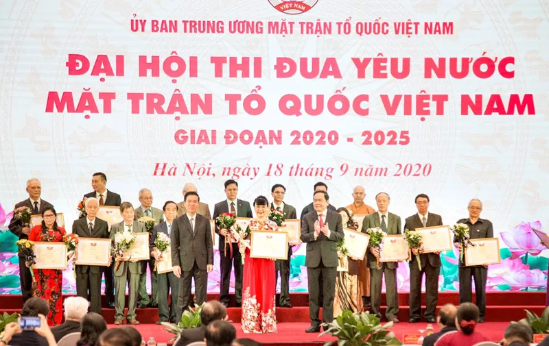 TNG Holdings Vietnam nhận bằng khen Ủy ban Trung ương MTTQ Việt Nam ảnh 1