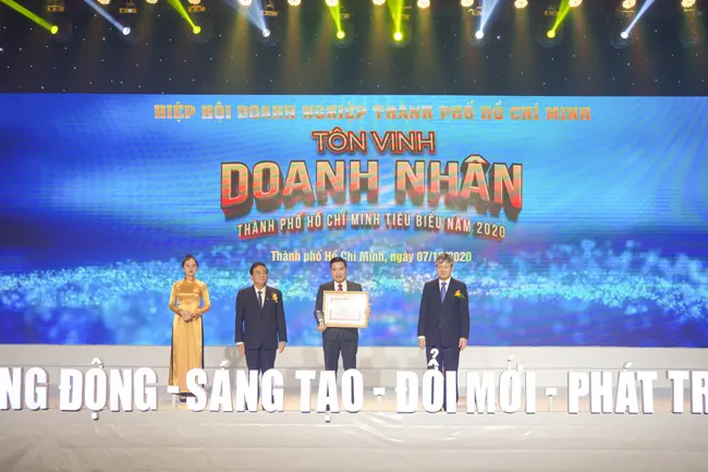Hưng Thịnh nhận 3 giải thưởng Doanh nghiệp, Doanh nhân TPHCM tiêu biểu 2020 ảnh 2