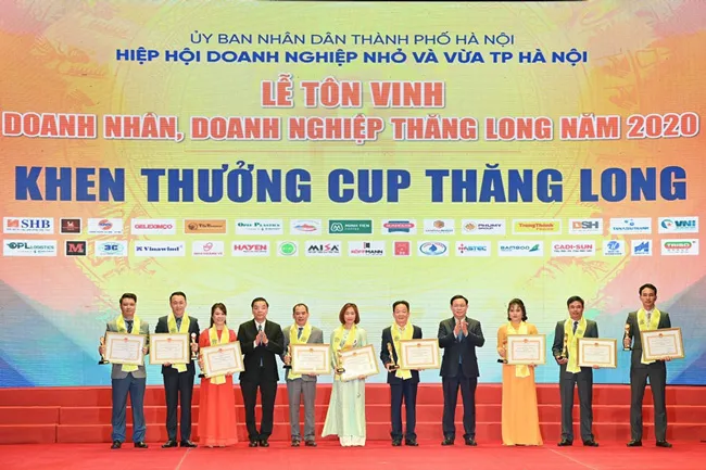 “Bầu Hiển” ủng hộ 8 tỷ đồng tiếp sức đồng bào miền Trung vượt lũ ảnh 3