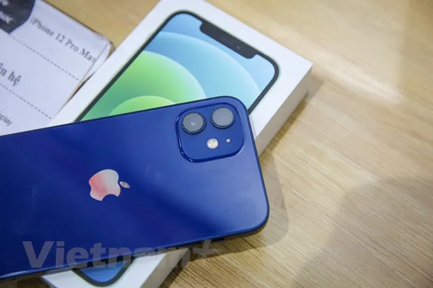 Năm nay mẫu iPhone 12 seri xảy ra tình trạng khan hiếm nguồn hàng xách tay do dịch COVID-19. (Ảnh: Minh Sơn/Vietnam)