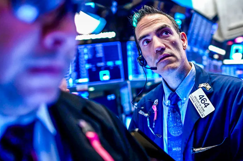 TTCK thế giới: Nhạc tạm dừng khi tiệc chưa tan ảnh 2