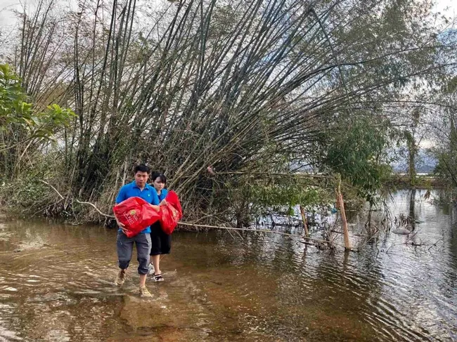 Novaland chia sẻ khó khăn với người dân miền trung ảnh 1