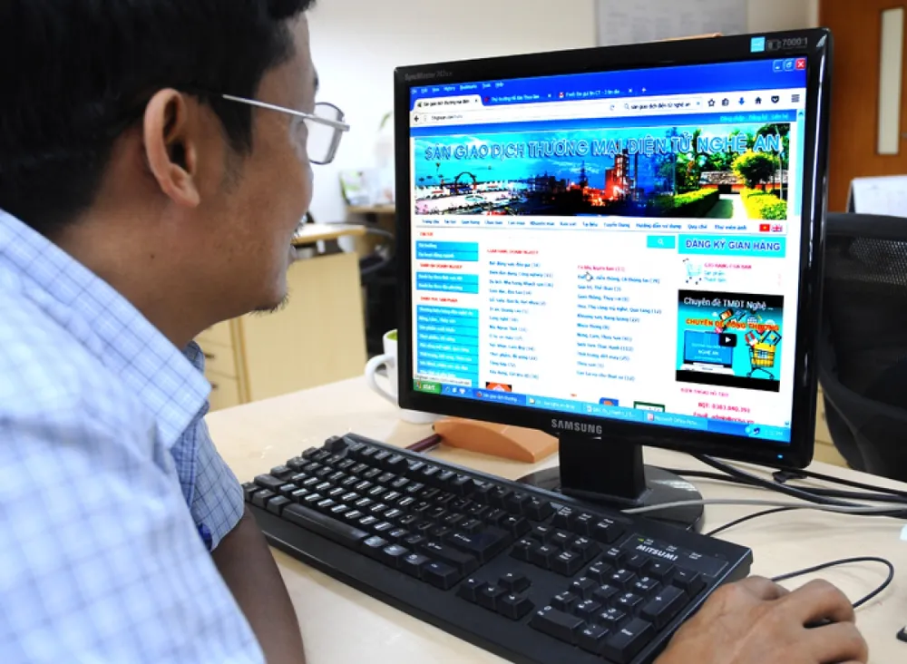 Thương mại điện tử sẽ là một cơ hội lớn cho các DN để tạo ra những vận hội mới trong đổi mới hoạt động kinh doanh. (Ảnh minh họa: KT)