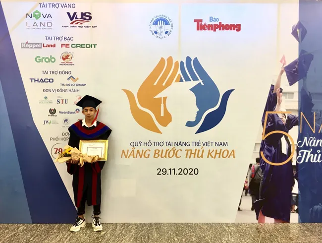 Novaland “nâng bước thủ khoa” nghèo vượt khó ảnh 1