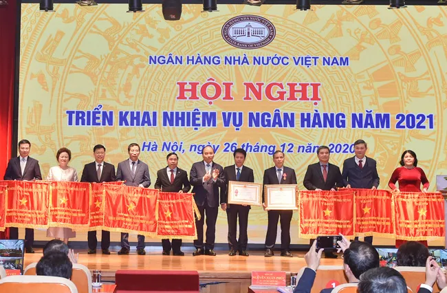 SeABank đón nhận cờ thi đua của Chính phủ ảnh 1