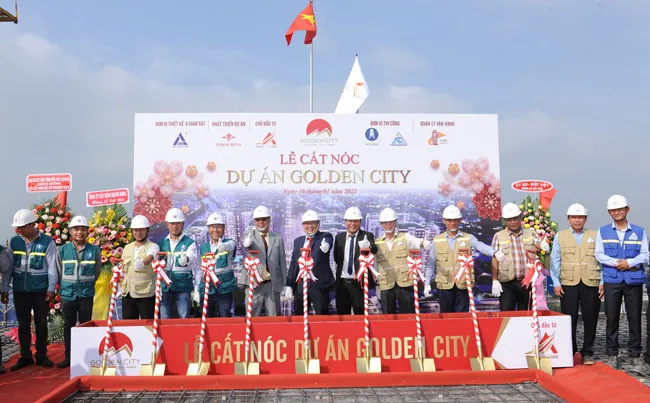 Cất nóc dự án Golden City