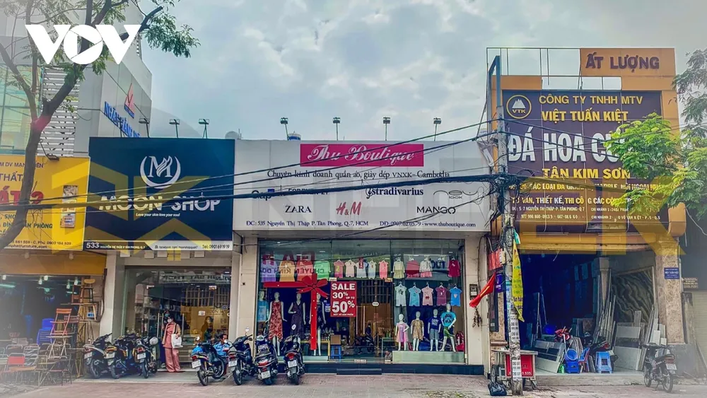 Mặt bằng trên đường Nguyễn Thị Thập (Quận 7, TPHCM), hút khách với giá thuê trung bình từ 79 triệu/tháng cho 1 căn nhà 2 tầng.