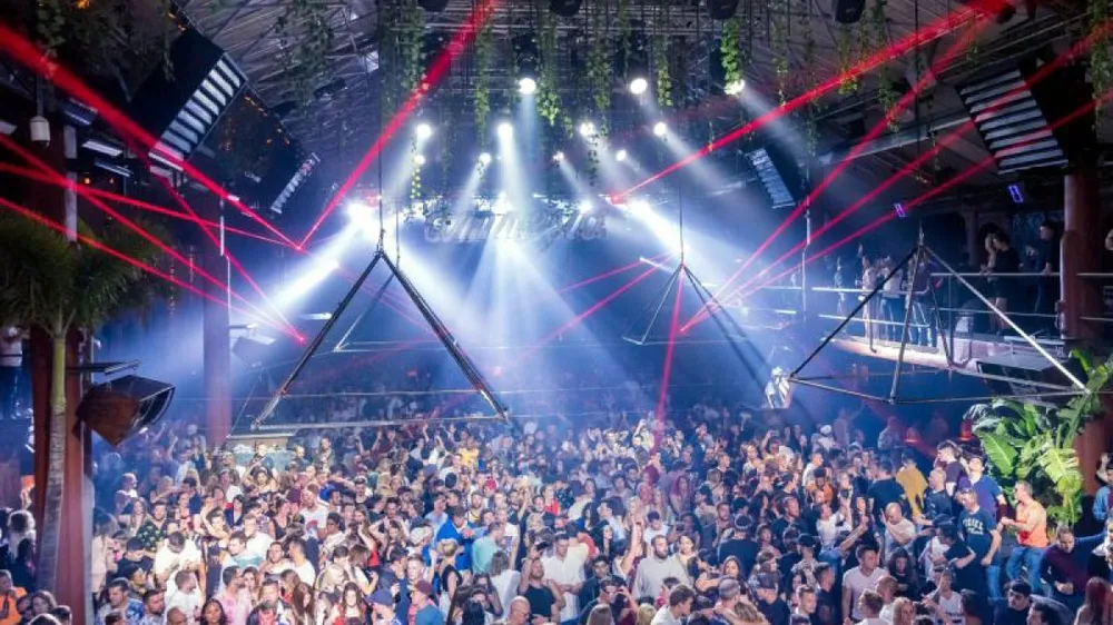 Hoạt động vũ trường, quán bar, karaoke tại TPHCM tiếp tục phải tạm dừng đến khi có thông báo mới