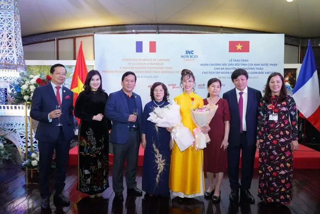 Bà Nguyễn Thị Phương Thảo nhận Huân chương Bắc đẩu bội tinh của Pháp ảnh 3