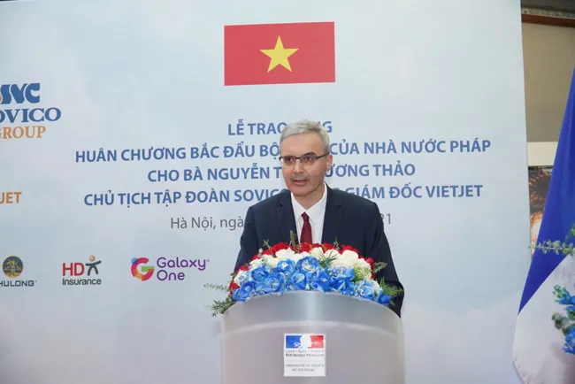 Bà Nguyễn Thị Phương Thảo nhận Huân chương Bắc đẩu bội tinh của Pháp ảnh 2