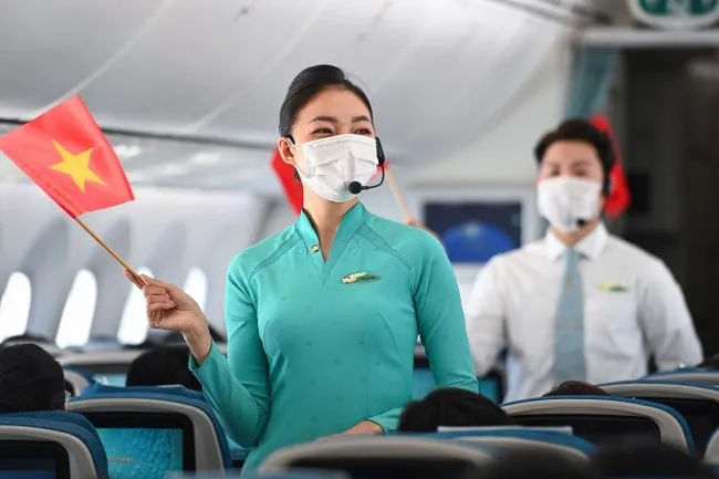 Nhiều hoạt động kỷ niệm ngày 30/4 trên các chuyến bay Vietnam Airlines ảnh 2