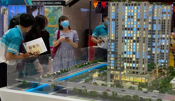 Vốn rẻ chảy mạnh vào sản xuất ảnh 1