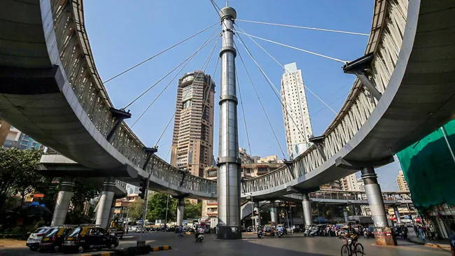 “Sóng thần” Covid nhấn chìm kinh tế Ấn Độ