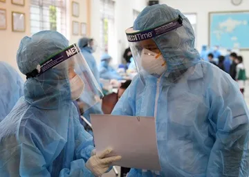 Chỉ từ 6h sáng đến 12h trưa 10-5, Bộ Y tế đã công bố 109 ca nhiễm Covid-19 lay nhiễm trong nước. Ảnh: SKĐS 