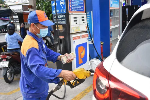 Điều tiết giá xăng dầu kiểm soát lạm phát