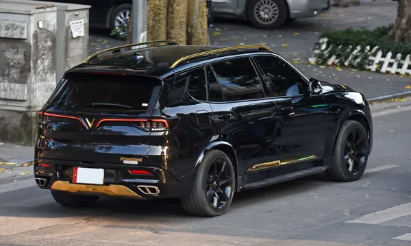 Ngắm bộ sưu tập sắc màu ‘siêu chất’ của VinFast President trên đường phố