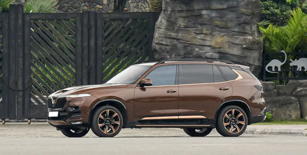 Ngắm bộ sưu tập sắc màu ‘siêu chất’ của VinFast President trên đường phố