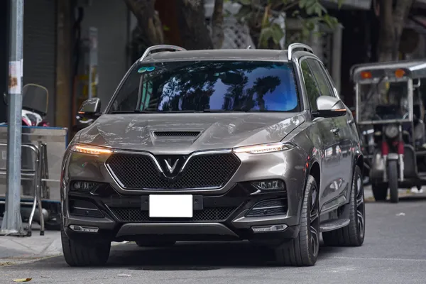 Ngắm bộ sưu tập sắc màu ‘siêu chất’ của VinFast President trên đường phố